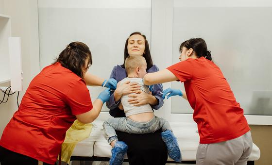 Vaccination : l’OMS conteste le revirement américain, données scientifiques à l’appui
